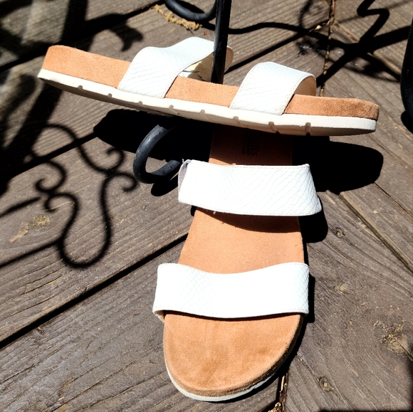 Cliffs by White Mountain white & tan slides sz9.5 - Picture 3 of 6